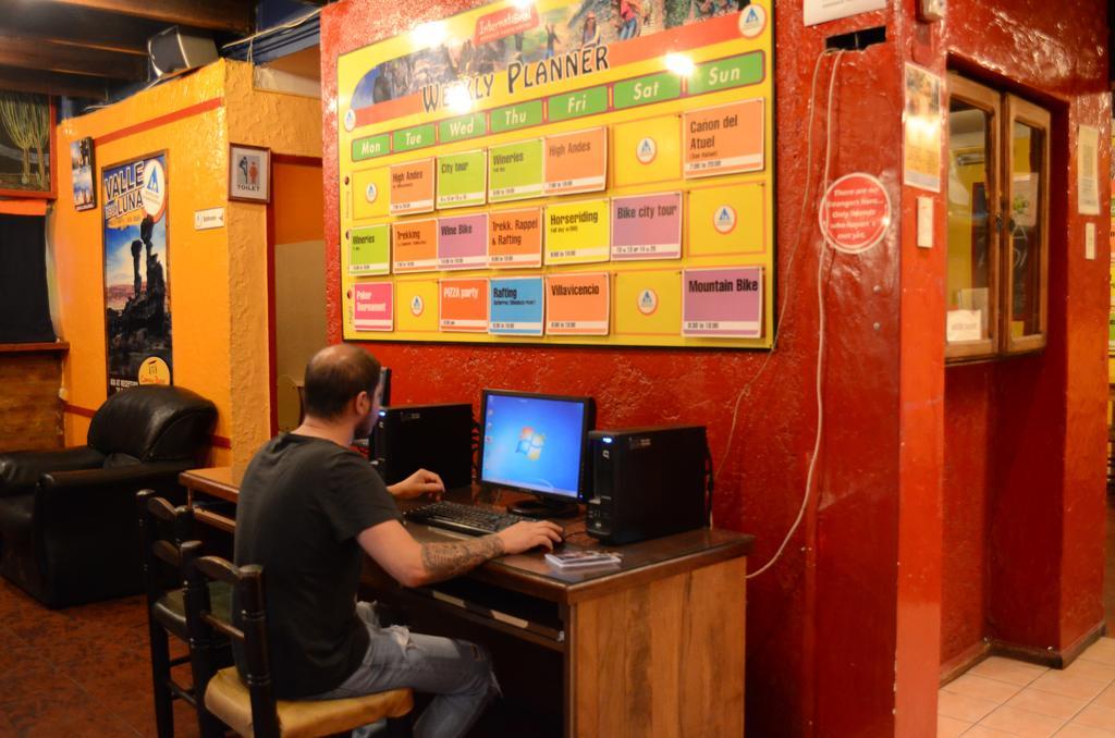Hostel Internacional Mendoza Esterno foto