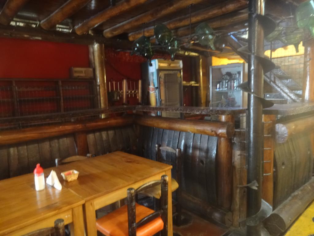 Hostel Internacional Mendoza Esterno foto