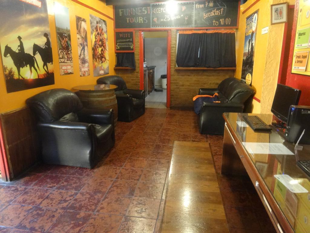 Hostel Internacional Mendoza Esterno foto