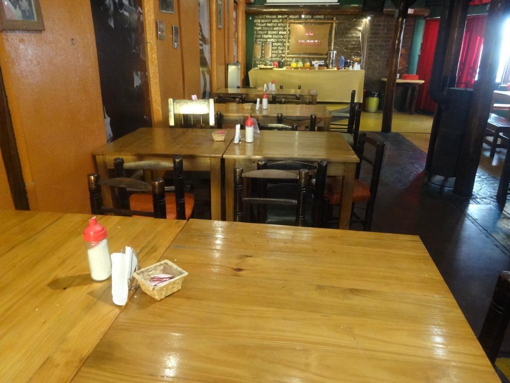 Hostel Internacional Mendoza Esterno foto