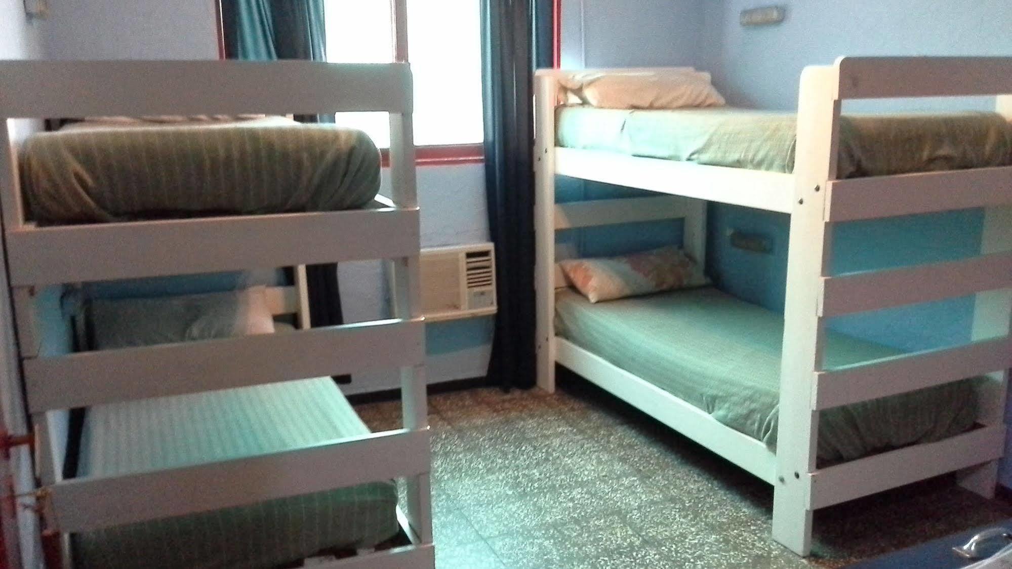 Hostel Internacional Mendoza Esterno foto